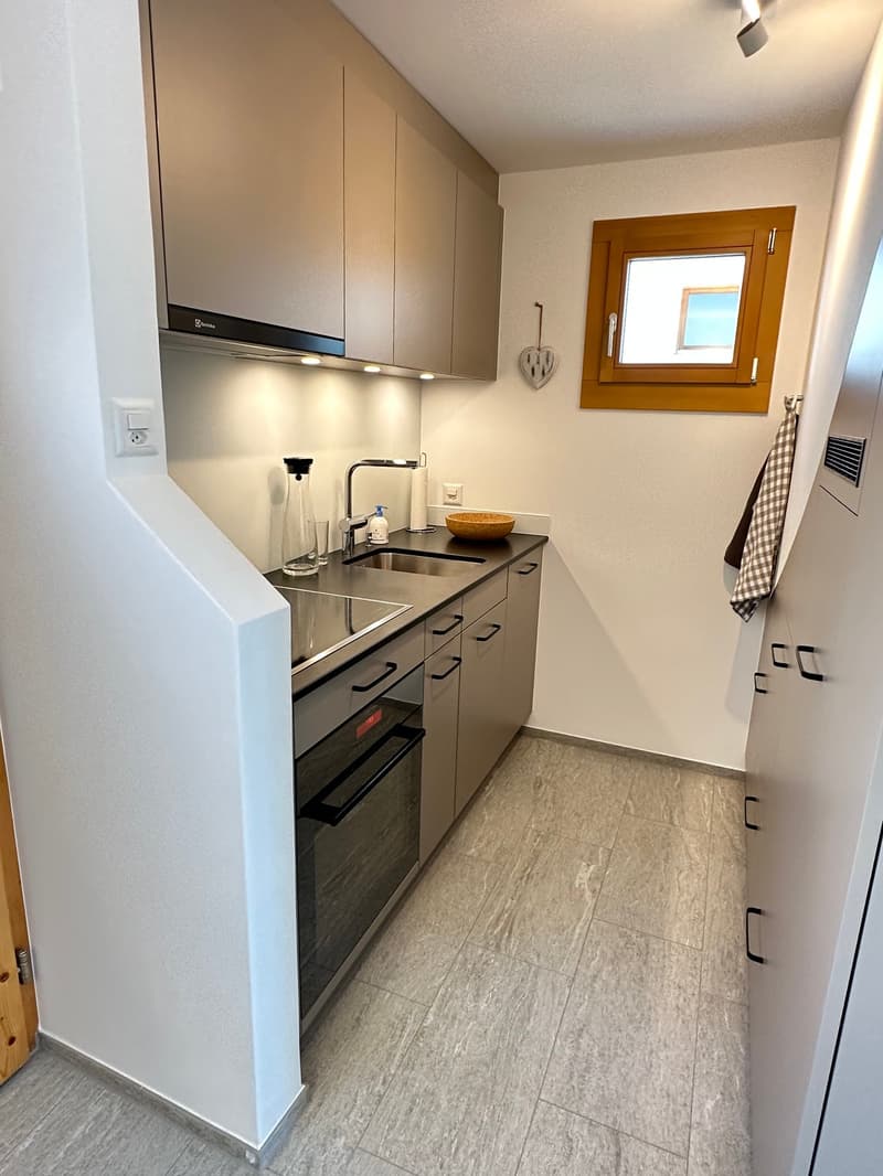 Charmante 2.5-Zimmer-Maisonette-Wohnung mit Bergpanorama in Flims-Dorf (8)