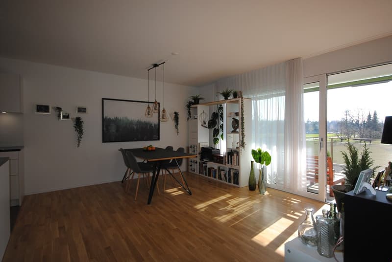 Lichtdurchflutetes Wohn-/Esszimmer