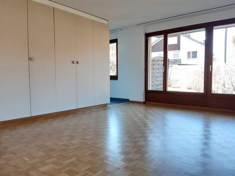 Helle 2-Zimmer-Wohnung mit Sitzplatz in Küttigen (3)