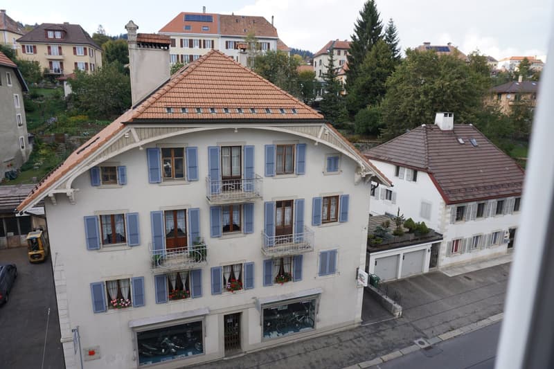 location appartement 5 pièces dans immeuble calme près du centre et de l'hôpital (2)