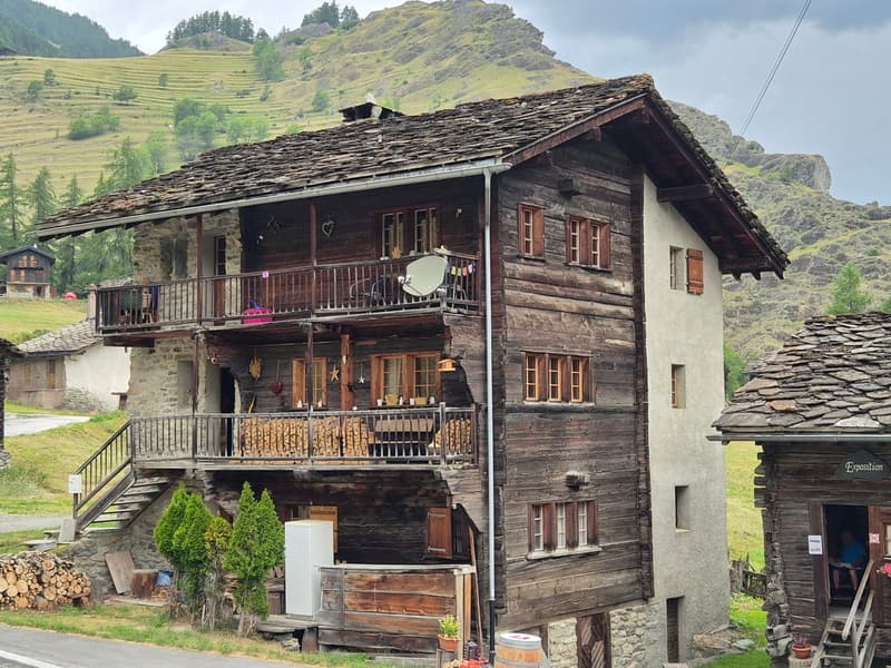 Appartement cosy dans maison villageoise authentique - Lannaz/Evolène - 70 m2 (3)