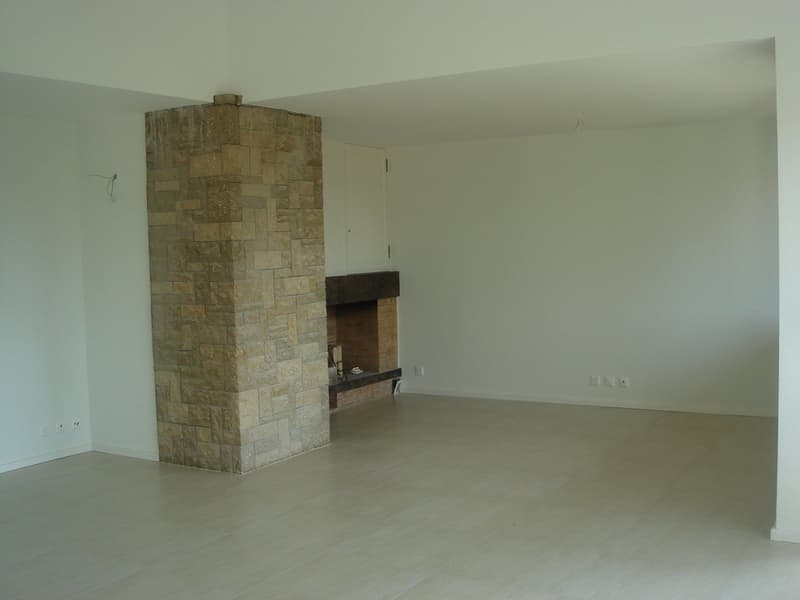 empty room, fireplace, tiled floor, white walls, power outlets