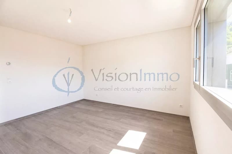Appartement récent de 3,5 pièces avec terrasse et aperçu lac (3)