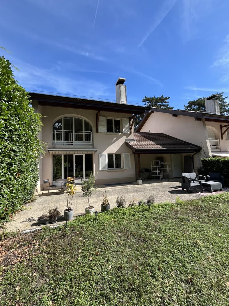 Villa à Versoix au calme (1)