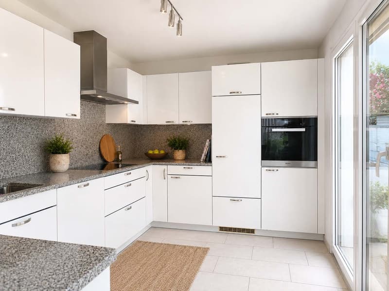 6.5-Zi-Doppeleinfamilienhaus mit Weitsicht, Sauna, 2 Einstellplätzen + 1 Parkplatz (2)