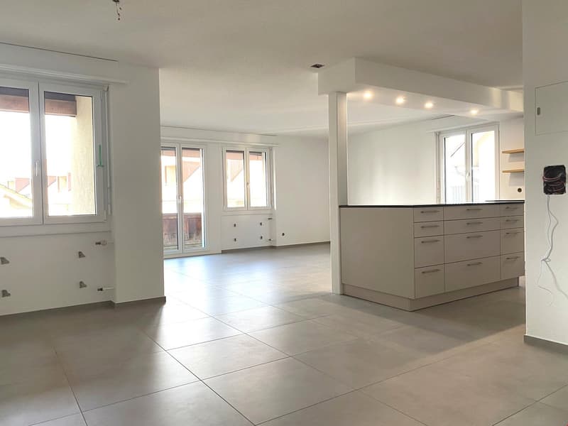 Modern wohnen an zentraler Lage – komplett sanierte 4.5-Zimmerwohnung (2)