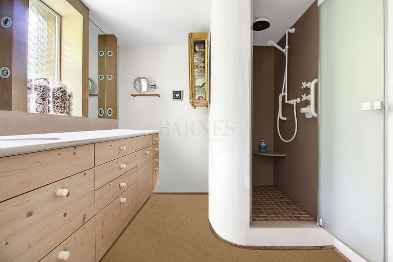 Appartement aux combles sur les hauteurs (8)