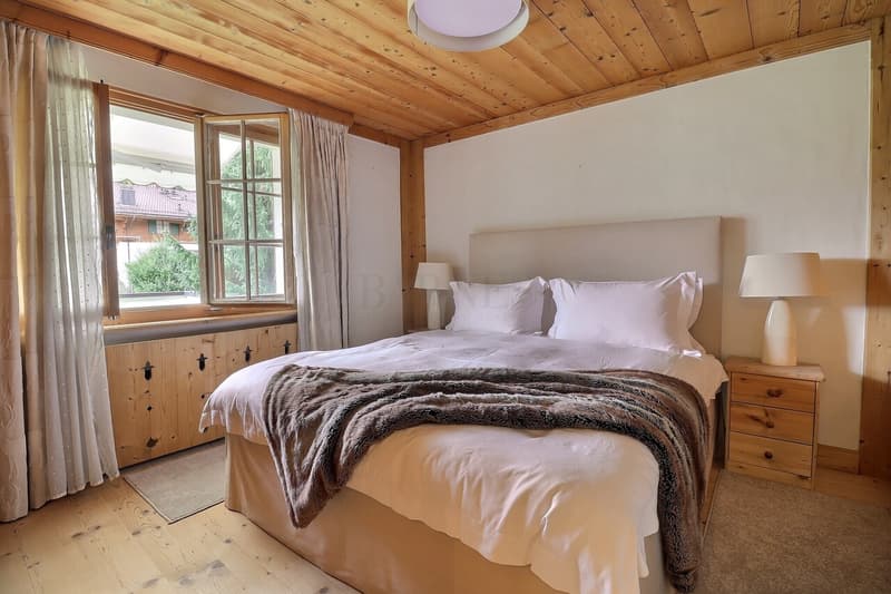 Chambre à coucher principale / Hauptschlafzimmer / Master bedroom