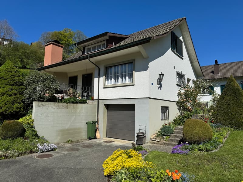 Einfamilienhaus mit schöner Gartenanlage an ruhiger Wohnlage (2)