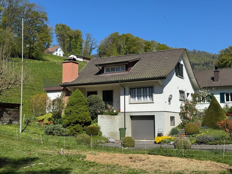 Einfamilienhaus mit schöner Gartenanlage an ruhiger Wohnlage (1)
