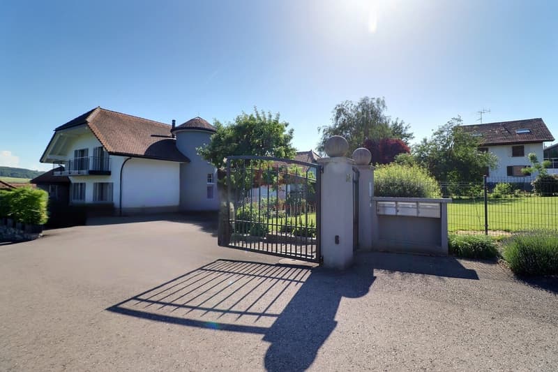 Magnifique maison de maître à Noreaz (340 m2) (1)