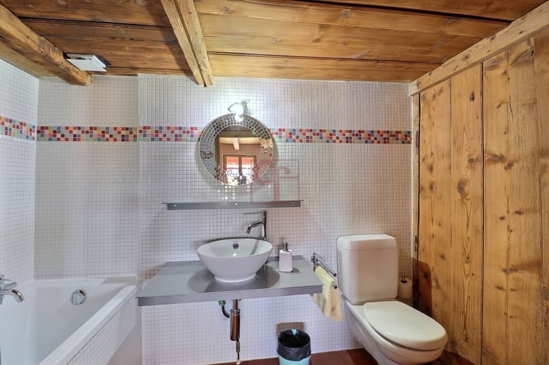 Salle de bains de l'appt rez