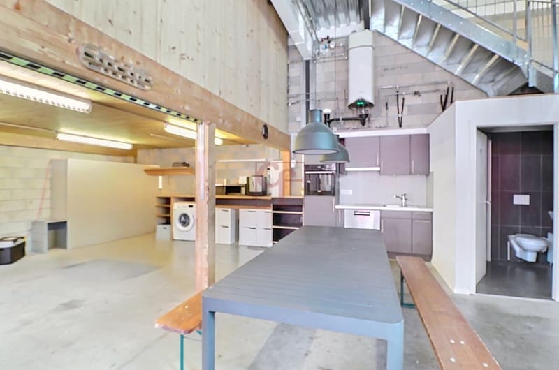 À louer - Local commercial (atelier, dépôt et bureau) de 400 m² (2)