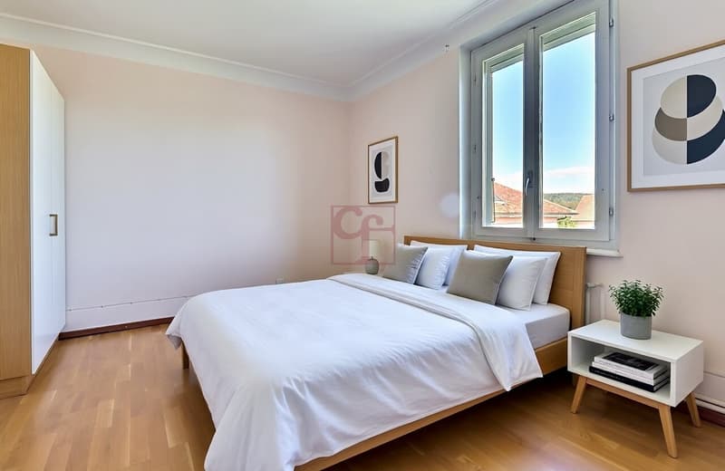 Chambre-appartement de létage (simulation d'ameublement)