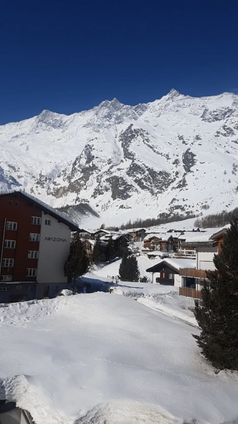 Lage - Lage - Lage! Sehr geräumige 3.5 Zimmerwohnung beim Alpin Express. Reserviert. (4)