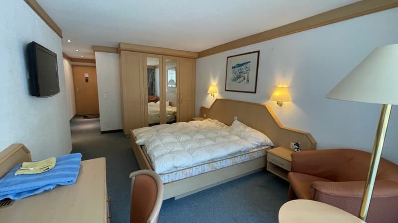 Lage - Lage - Lage! Sehr geräumige 3.5 Zimmerwohnung beim Alpin Express. Reserviert. (12)