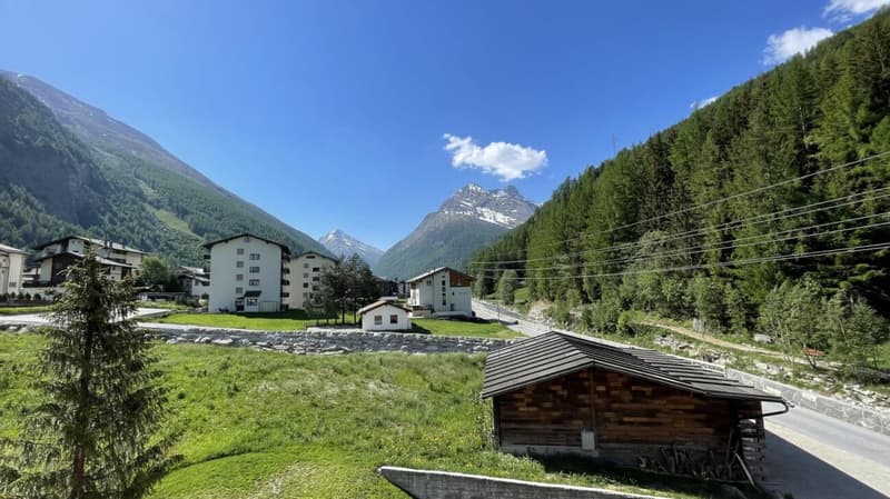 Moderne 4.5 Zimmerwohnung mit unverbautem Blick. 3. Stock Süd-Ost mit Morgen-und Nachmittagsonne. (13)