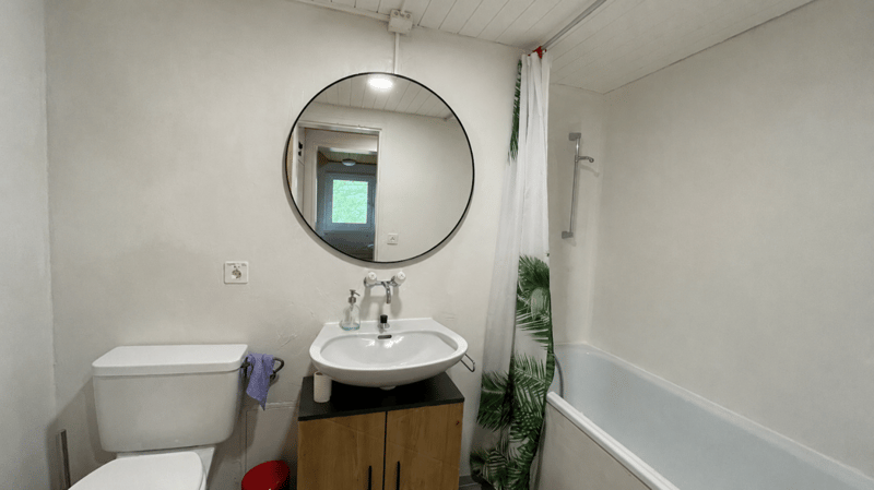 Geräumige 2.5 Zimmerwohnung mit Ostbalkon in der sonnigen Wildi (8)
