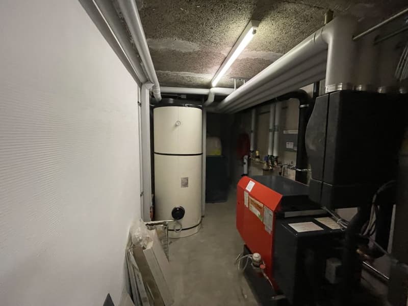 Alpji neue 2.5 Zimmerwohnung in einem der ältesten Weiler Hohnegg oberhalb Saas-Fee. Sportlicher Zugang vom Dorfzentrum, der Lomatte oder Wildi. Mit dem E-bike ganzjährig erreichbar. (10)
