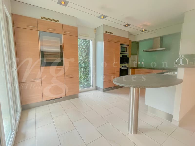 SUPERBE APPARTEMENT DE 7 PIECES - EN PIGNON - AVEC GRAND JARDIN PRIVATIF AUTOUR DE 340 m2 - 4 chambres à coucher (3)