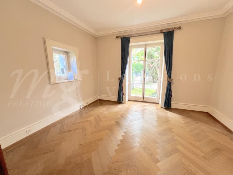 GRANDE MAISON DE MAITRE DE 12 PIECES AVEC BEAUCOUP DE CHARME - JARDIN PRIVATIF & PISCINE - 8 chambres (13)