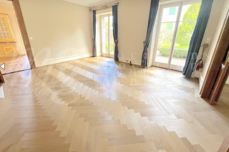 GRANDE MAISON DE MAITRE DE 12 PIECES AVEC BEAUCOUP DE CHARME - JARDIN PRIVATIF & PISCINE - 8 chambres (8)