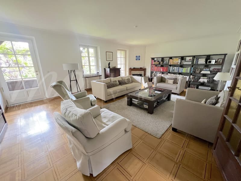 SUPERBE APPARTEMENT FAMILIAL EN DUPLEX DE 300 M2 AVEC JARDIN - VUE PARTIELLE LAC (4)