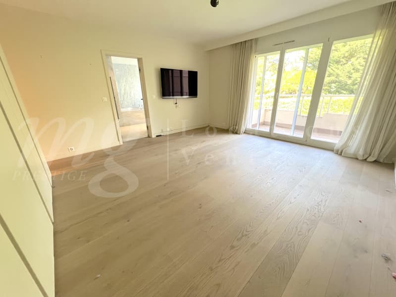 SUPERBE APPARTEMENT DE 7 PIECES DE 250 m2 AVEC LARGE TERRASSE -+ 3 BALCONS ET VUE DEGAGEE (12)