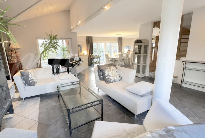SUPERBE MAISON INDIVIDUELLE DE 250 m2 hab - RAVISSANT JARDIN CLOTUREE - ARBORISE - ET CALME DE 1100 m2 (6)