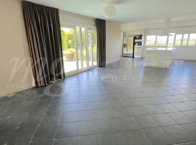 SUPERBE MAISON INDIVIDUELLE DE 250 m2 hab - RAVISSANT JARDIN CLOTUREE - ARBORISE - ET CALME DE 1100 m2 (4)