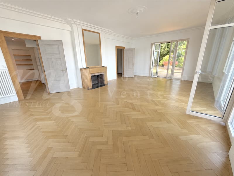 RARISSIME ! AU BORD DU LAC !! RAVISSANTE MAISON DE 5 PIECES AVEC LARGE TERRASSE - PONTON ET PLACE BATEAU (7)