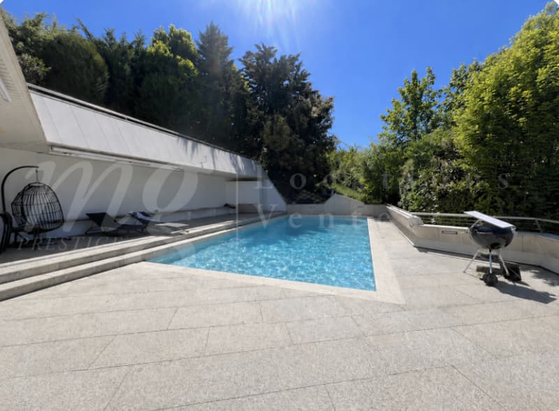 MAISON MODERNE DE 400 m2 hab - VUE PANORAMIQUE A 180 SUR LE LAC - PISCINE - ASCENSEUR (2)