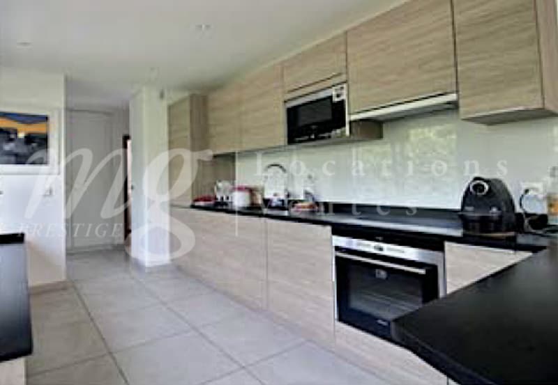 SUPERBE ET GRANDE MAISON DE 10 PIECES - 350 m2 - HPE - JARDIN DE 1100 m2 ET GRAND JACUZZI EXTERIEUR (8)