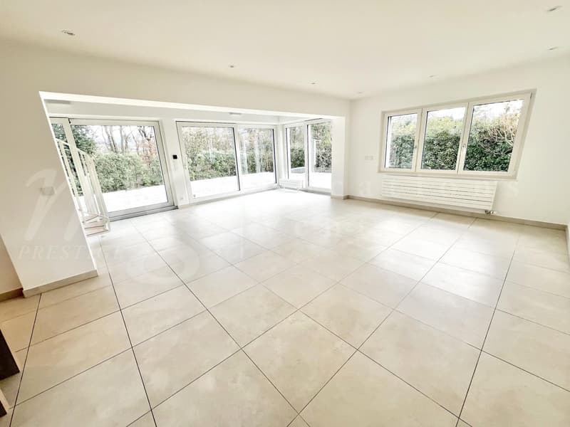 SUPERBE ET GRANDE MAISON DE 10 PIECES - 350 m2 - HPE - JARDIN DE 1100 m2 ET GRAND JACUZZI EXTERIEUR (6)