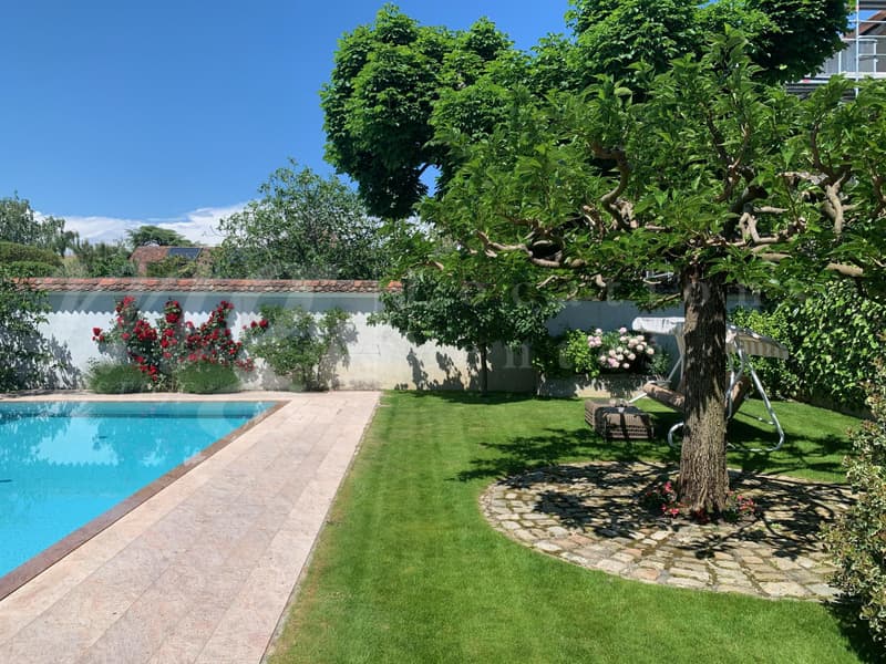 RIVE GAUCHE ! SUPERBE PROPRIETE DE 600 m2 hab AVEC RAVISSANT JARDIN ARBORE ET PRIVATIF & PISCINE (2)
