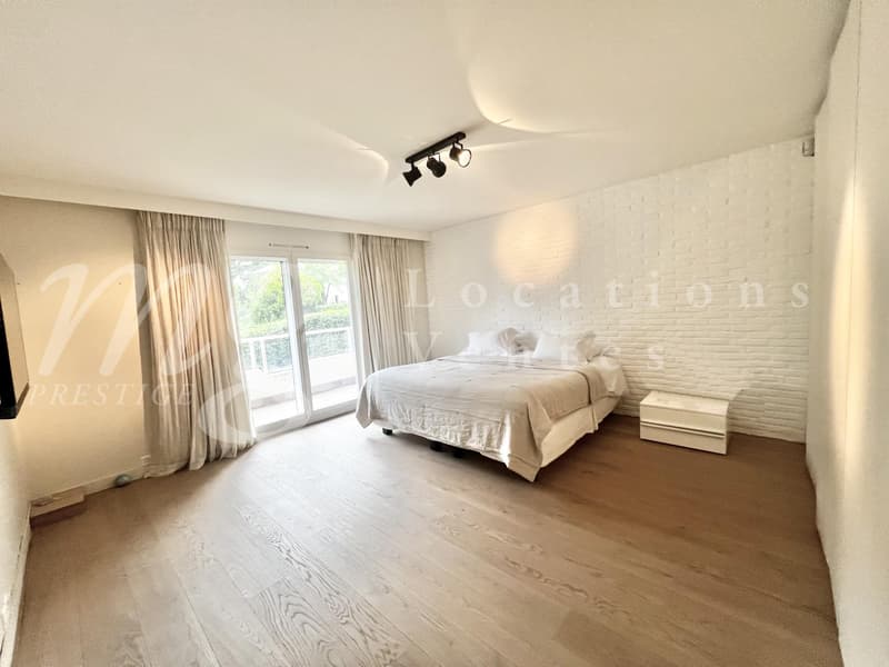 MAGNIFIQUE APPARTEMENT DE 7 PIECES DE 251 m2 PPE AVEC LARGE TERRASSE & VUE DEGAGEE VERDURE (12)