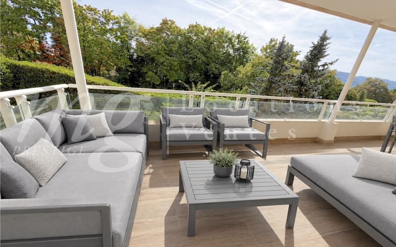 MAGNIFIQUE APPARTEMENT DE 7 PIECES DE 251 m2 PPE AVEC LARGE TERRASSE & VUE DEGAGEE VERDURE (1)