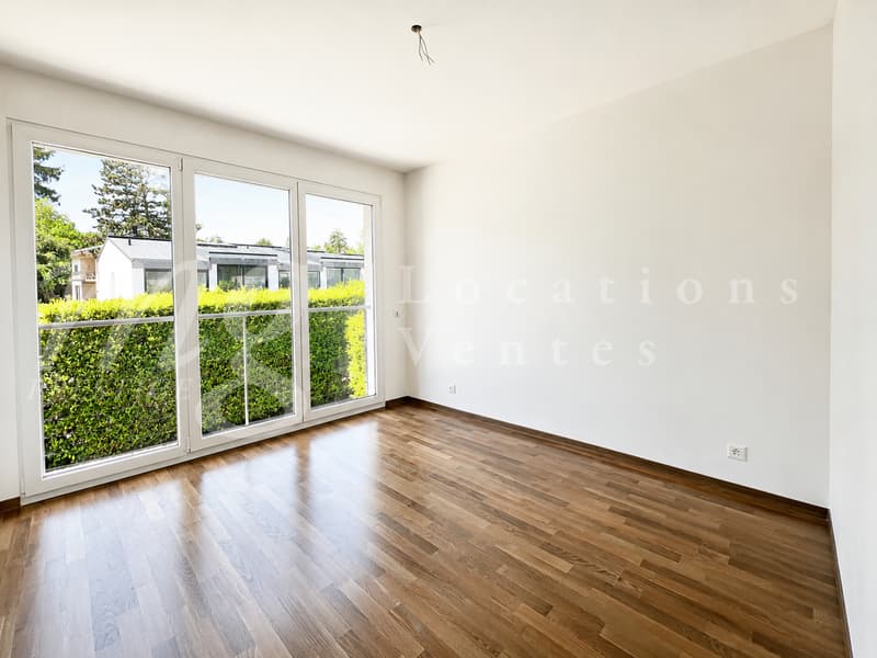 En exclusivité ! MAGNIFIQUE MAISON CONTEMPORAINE DE 8 PIECES AVEC JARDIN ARBORE ET GRANDE PISCINE (10)