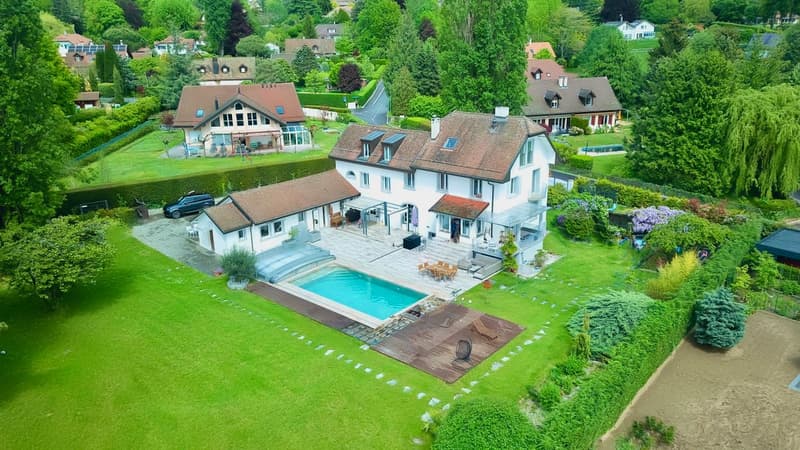 Beautiful Furnished  apartment in a renovated manor house (2)