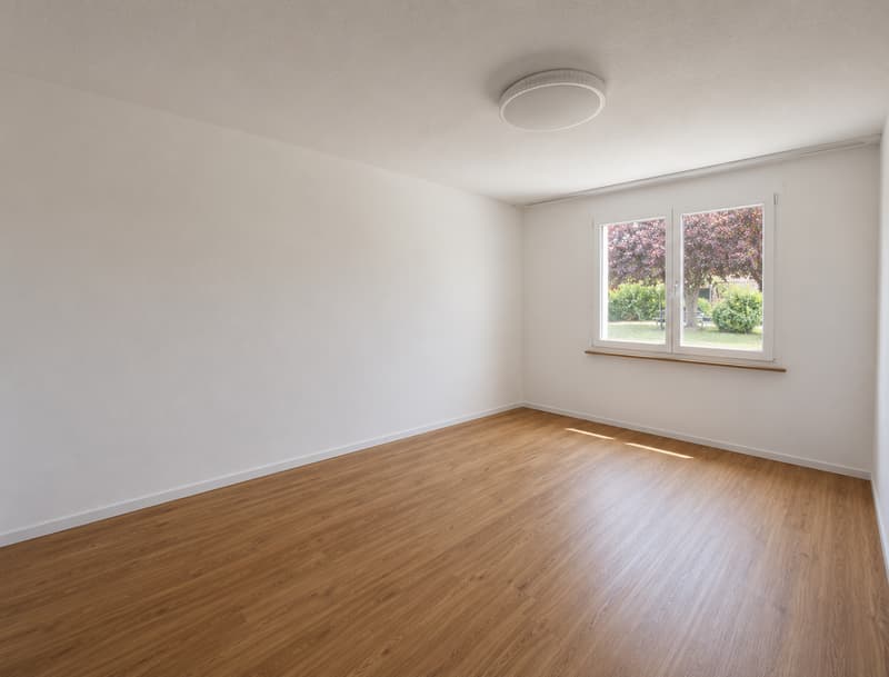 Helle 3.5-Zimmer-Erdgeschosswohnung mit Gartensitzplatz (8)