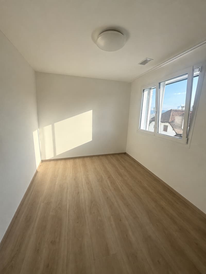 Moderne 4.5-Zimmer-Wohnung im 2. OG (6)