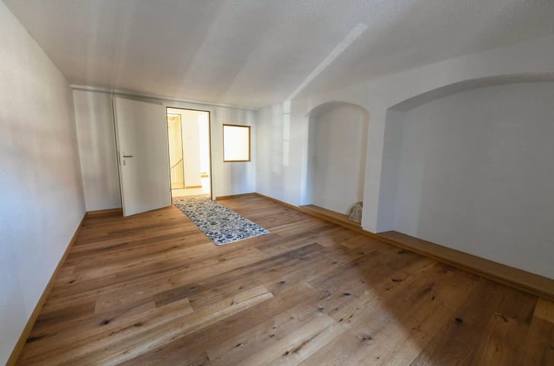 Charmante 2-Zimmer-Altbauwohnung im historischen Büren an der Aare – ab sofort verfügbar (5)