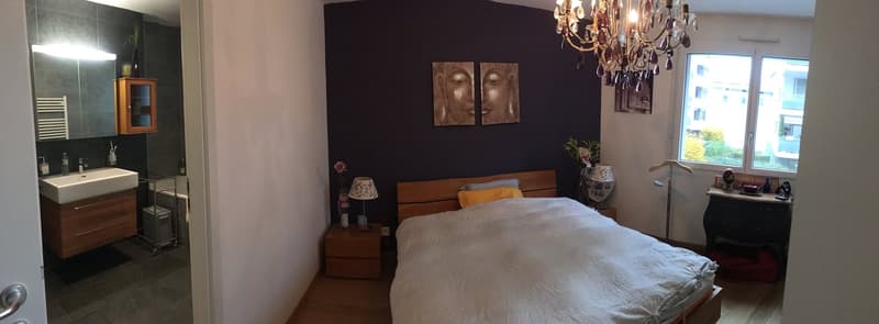 Chambre avec salle de bain attenante