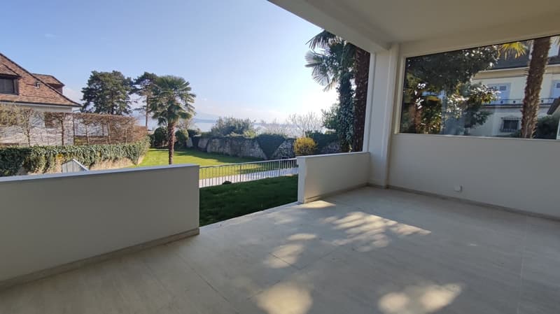 Majestueuse villa de 9 pièces avec accès privé au lac (5)