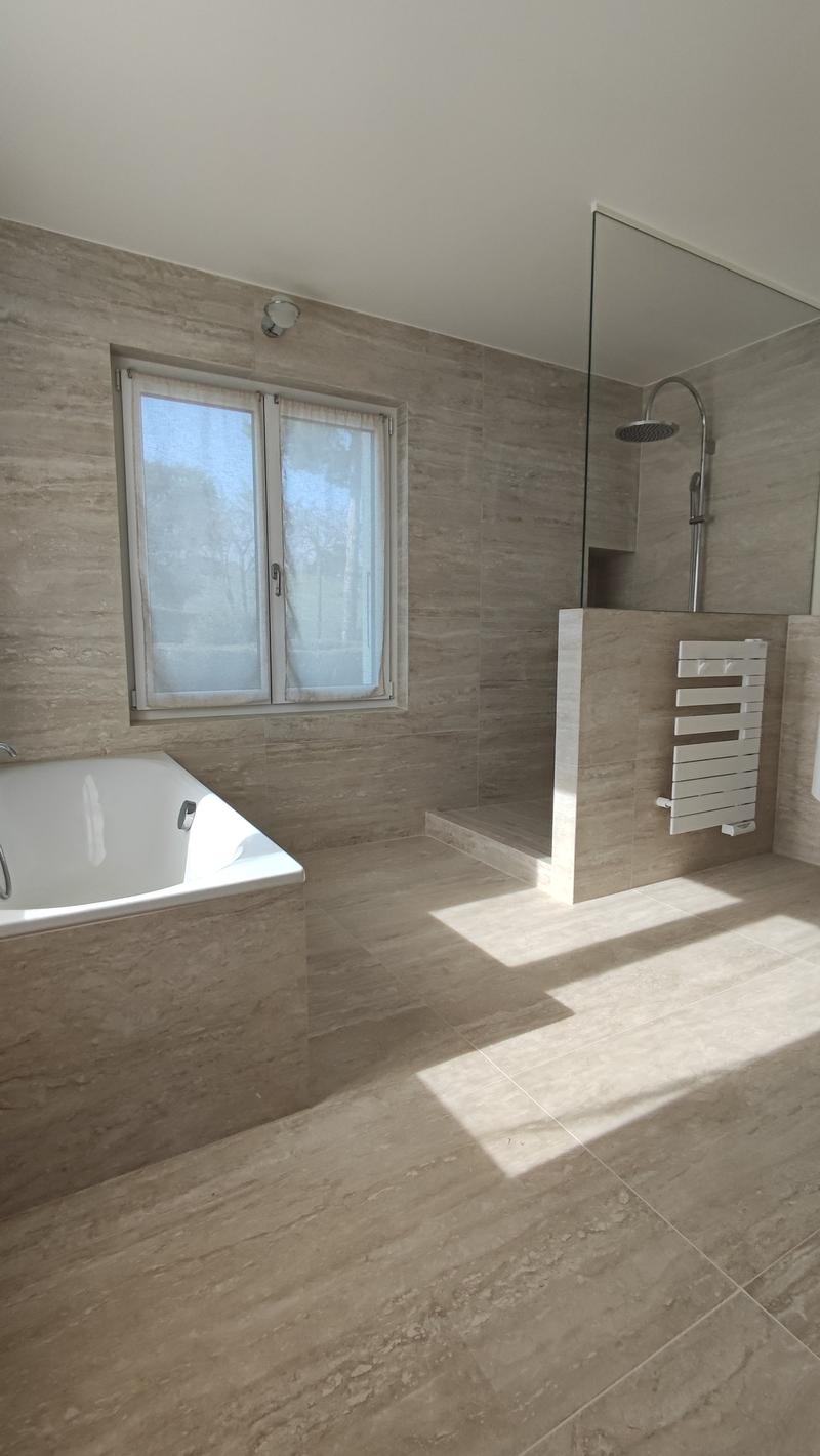 Majestueuse villa de 9 pièces avec accès privé au lac (7)
