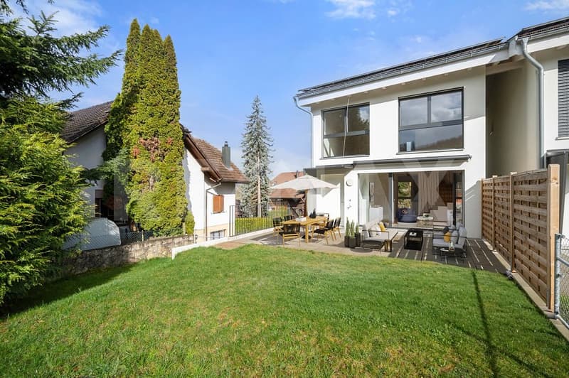 Modernes Einfamilienhaus in Münchenwiler / Murten (2)