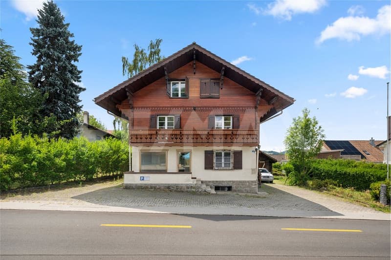 Magnifique grand chalet offrant un grand potentiel au cur de Giffers (2)