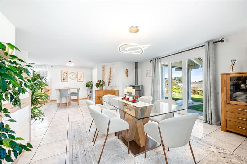 Coup de cur à Chénens : villa lumineuse, jardin d'hiver chauffé et terrasse plein sud ! (9)