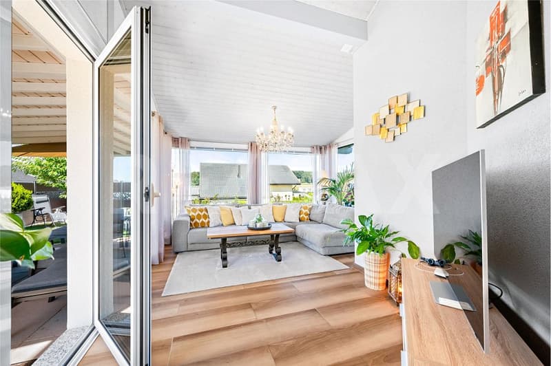 Coup de cur à Chénens : villa lumineuse, jardin d'hiver chauffé et terrasse plein sud ! (11)