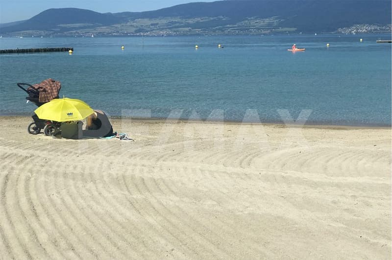 Grand chalet au bord du lac de Neuchâtel, sur un terrain en pleine propriété, pour toute l'année (4)